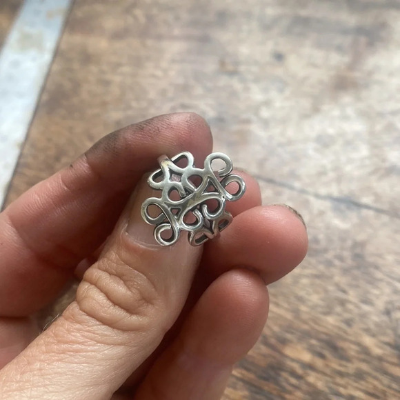 Sterling silver design ring - Picture 2 of 7